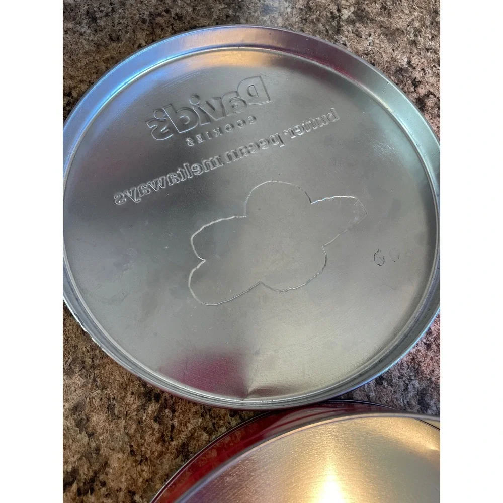 David's Cookies Butter Pecan Meltaways Round‎ Red Tin Empty Storage Container